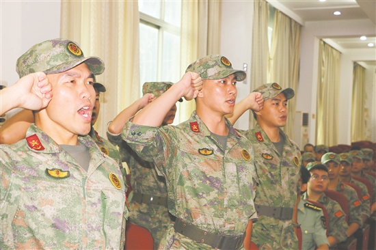 “夏北浩民(mín)兵排(pai)”正式(shi)成(cheng)立,民(mín)兵莊嚴宣誓。