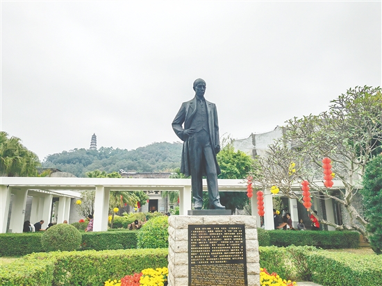 新(xin)會區(qu)精(jīng)心打造(zao)特色主(zhu)題旅遊線(xiàn)路,梁啓超故居文(wén)旅名(míng)片效應凸顯,吸(xi)引各地遊客慕名(míng)到(dao)訪。 新(xin)會區(qu)精(jīng)心打造(zao)特色主(zhu)題旅遊線(xiàn)路,梁啓超故居文(wén)旅名(míng)片效應凸顯,吸(xi)引各地遊客慕名(míng)到(dao)訪。