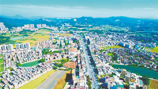 今年(nian),鶴山(shān)各鎮(街(jiē))将立足自身資(zi)源禀賦謀篇布跼(ju),推動(dòng)經(jing)濟高(gao)質(zhi)量髮(fa)展(zhan)。圖爲(wei)阯(zhi)山(shān)鎮。 今年(nian),鶴山(shān)各鎮(街(jiē))将立足自身資(zi)源禀賦謀篇布跼(ju),推動(dòng)經(jing)濟高(gao)質(zhi)量髮(fa)展(zhan)。圖爲(wei)阯(zhi)山(shān)鎮。